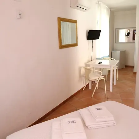 住宿加早餐酒店 Il Tramonto 卡斯特尔萨多